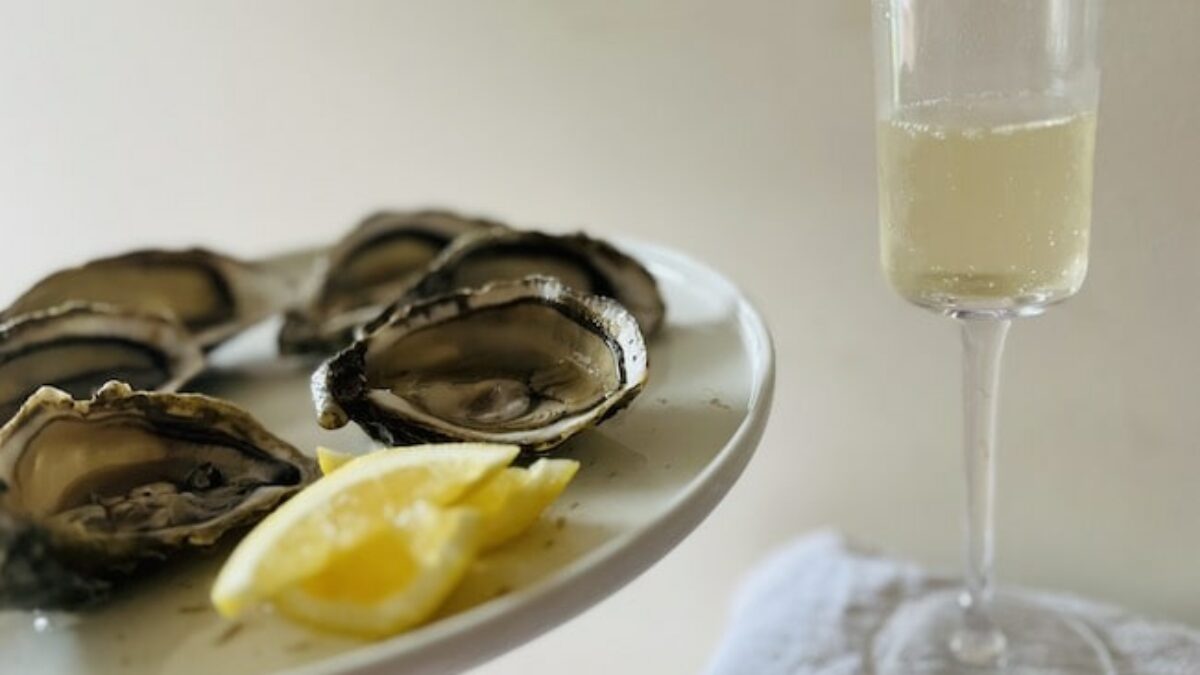 What to drink with oysters - the best wine, beer & cocktails