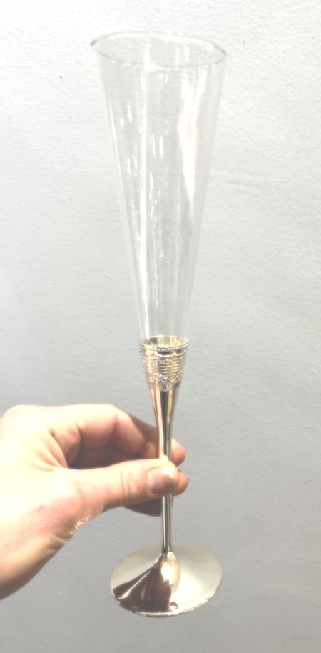 A Champagne glass that is too narrow will stop you from fully enjoying the sparkling wine